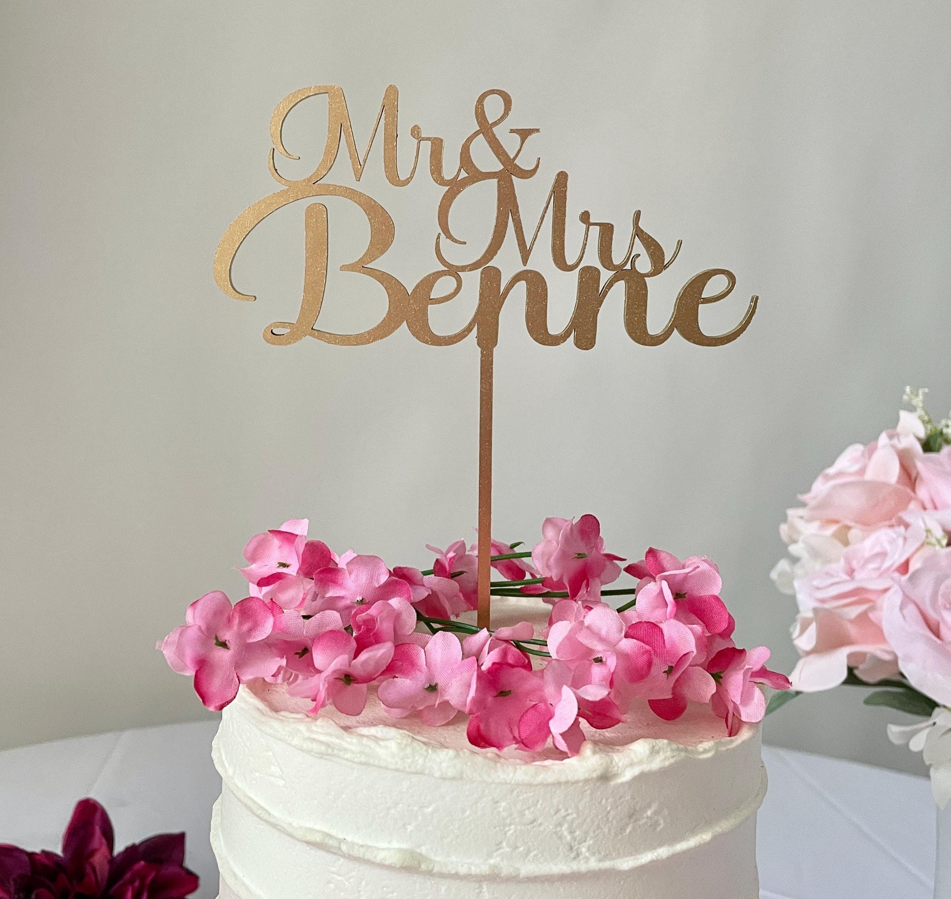 Gold sparkly name on a stick topping a cake. Wedding Cake Topper.

Personalized Cake Topper for Wedding. Custom Letters Cake Topper. Special Touch for Your Head Table, Gift for Bride